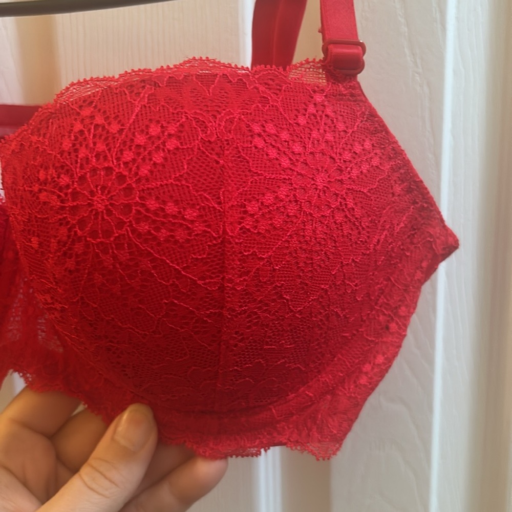 Pink Victoria’s Secret Bra NWOT - Picture 3 of 4